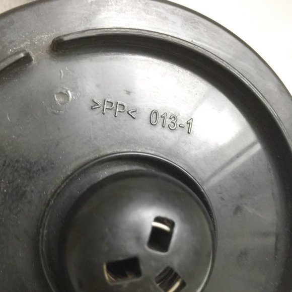 BLACK+DECKER 12-Cup Replacement Glass Carafe, White CM0940WD + Free Coffee Baske - Picture 8 of 8